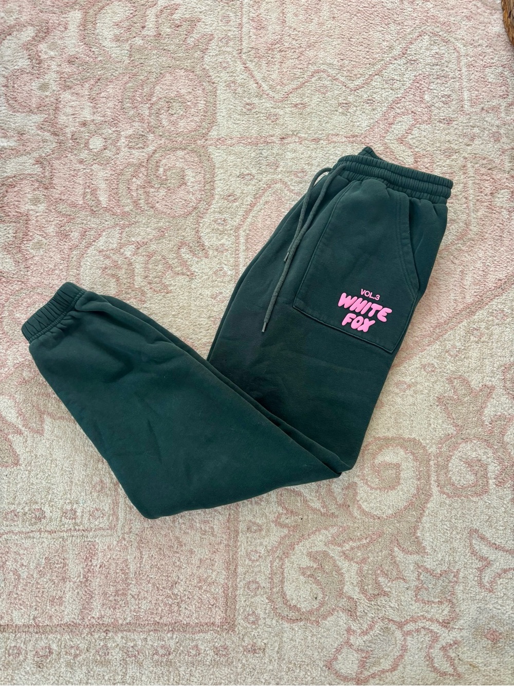 White Fox Forest Green Sweatpants (Size women’s SMALL)